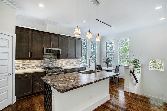 Building Photo - 1803 Rosedale St