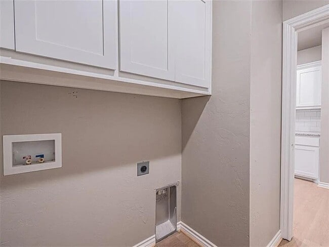 Building Photo - 124 Cedar St