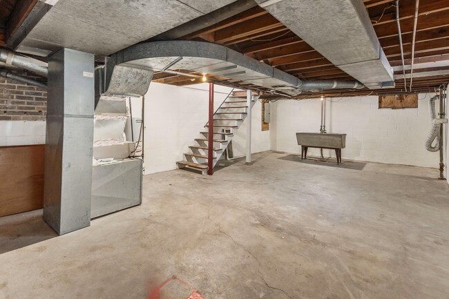 Basement - 62 N Westmoor Ave