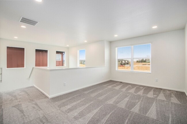 Building Photo - Exquisite 3 Bed 2.5 Bath Single Family Home