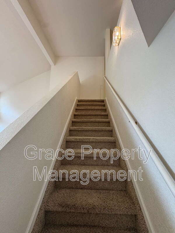 Building Photo - 12247 Crabapple St