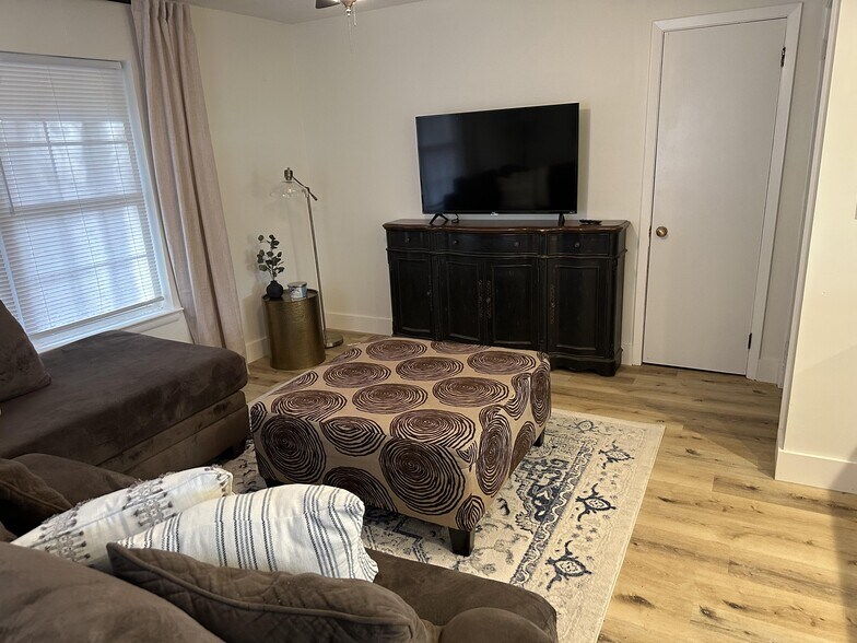 Building Photo - 2765 Tanglewood Dr