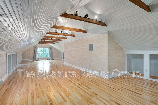 Building Photo - 362 Chalybeate Rd