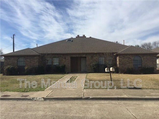 Building Photo - 13217 Fall Manor Dr