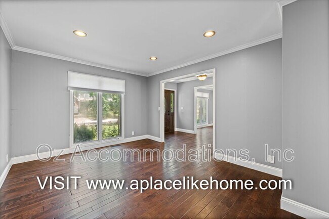 Building Photo - 10508 Reeder St