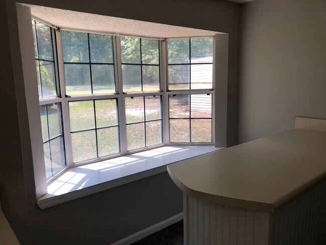 Building Photo - Charming Georgia Retreat: Spacious 3BD/2BA...