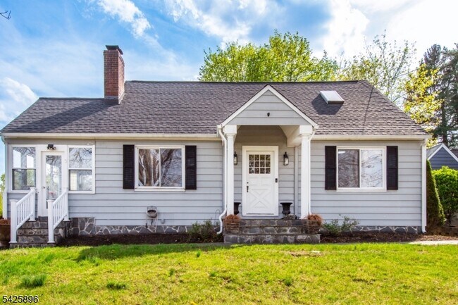 Building Photo - 305 Quaker Church Rd