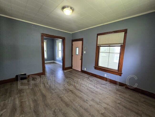 Building Photo - 406 Gable St