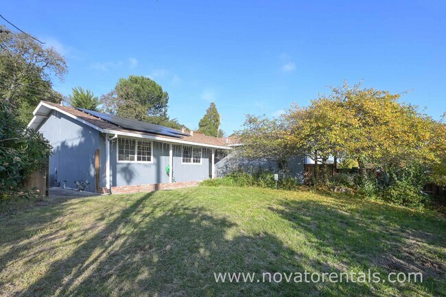 Building Photo - 2450 Center Rd