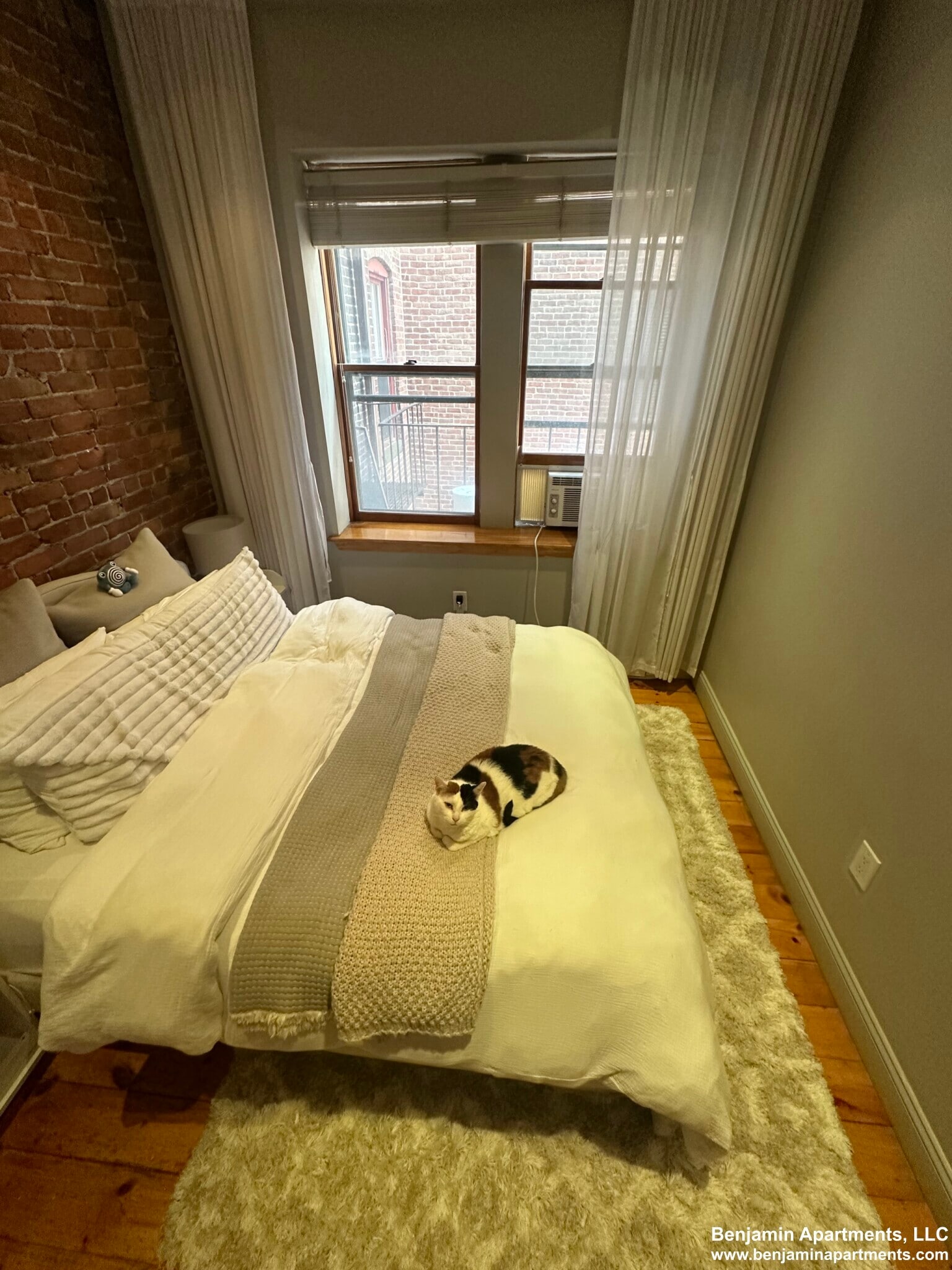 Building Photo - 17 Garrison St