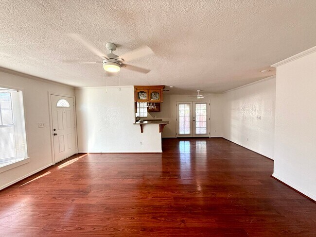 Building Photo - 236 E 46th St