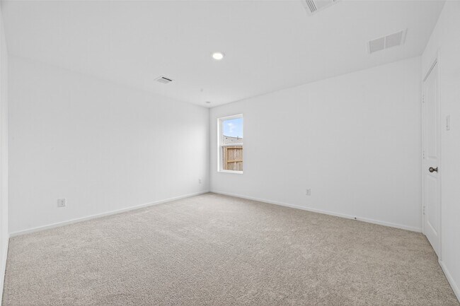 Building Photo - 3025 Fantasy Ter Dr