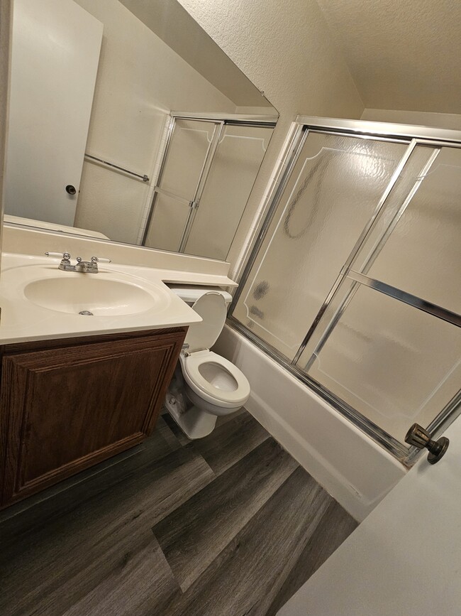 Building Photo - 655 Silverwood St
