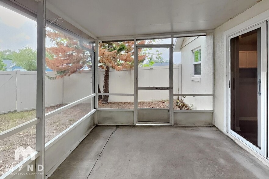 Building Photo - 915 River Wind Ave