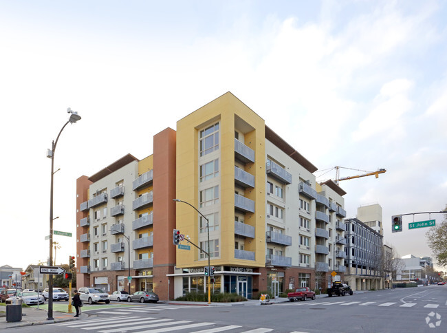 Building Photo - Donner Lofts