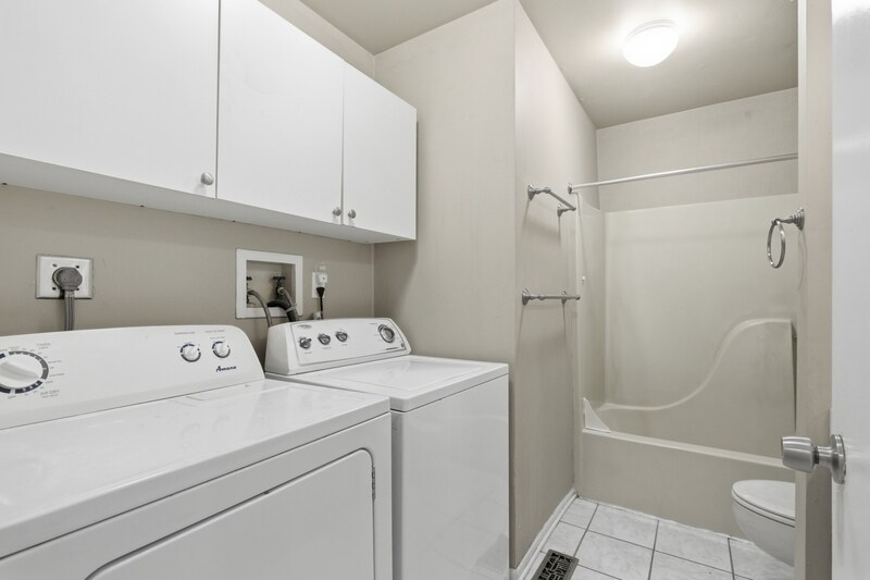 Building Photo - 72 Chelmsford Ct