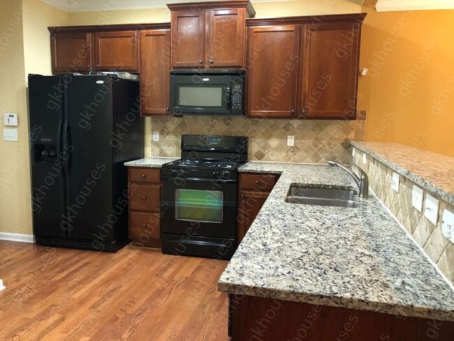 Building Photo - 6002 Cobblestone Creek Trail