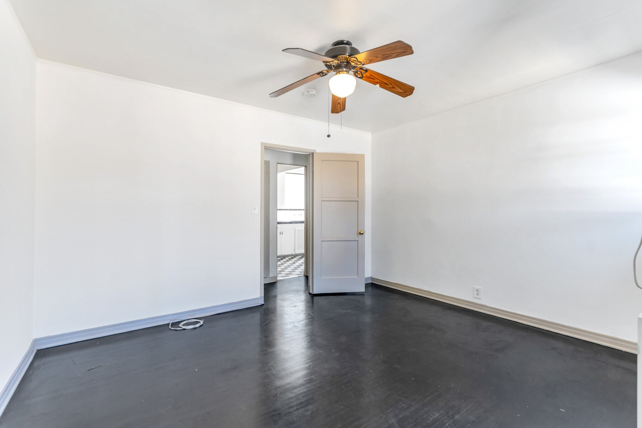 Building Photo - 6617 Waring Ave