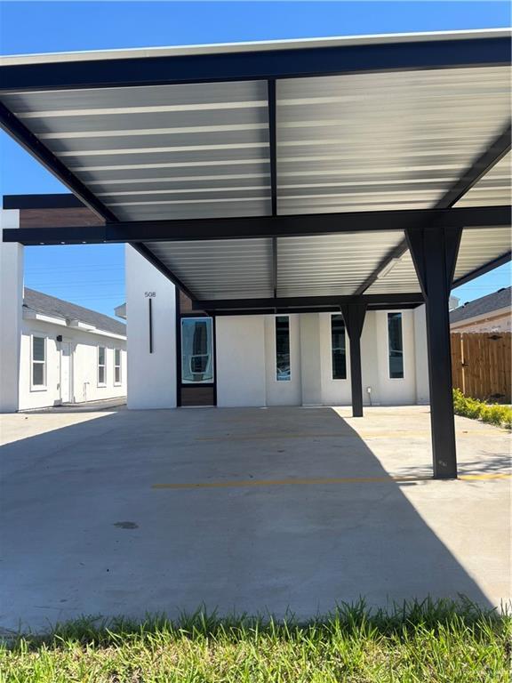 Building Photo - 20 Emerald N Ave