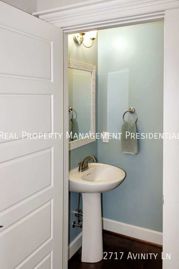 Building Photo - 2717 Avinity Ln