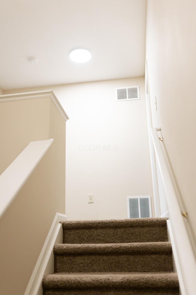 Building Photo - 5008 Stratford Pine Ln