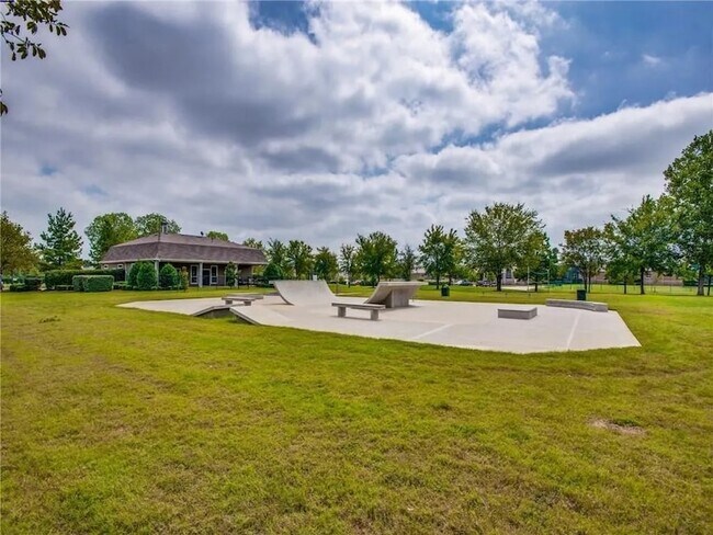 Building Photo - 8912 Cranston Ct