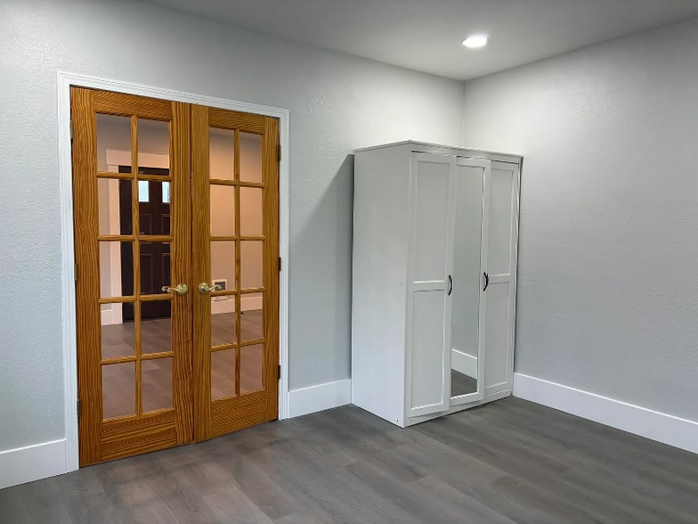 Building Photo - 1800 S 128th St