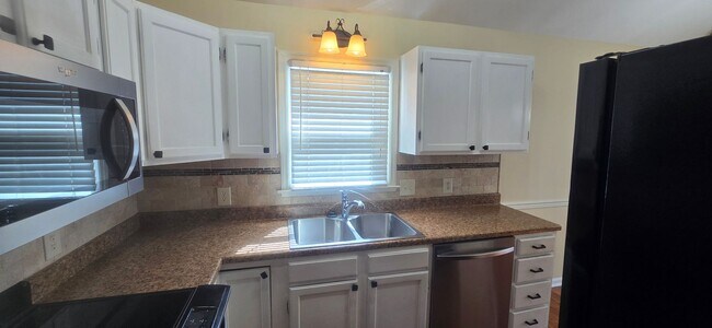 Building Photo - 3313 Fort Harrods Ct