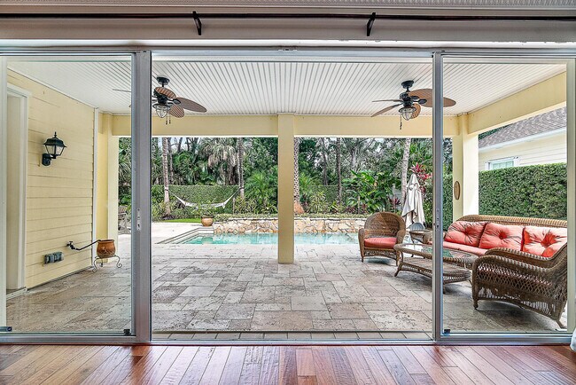 Building Photo - 140 Sweet Bay Cir