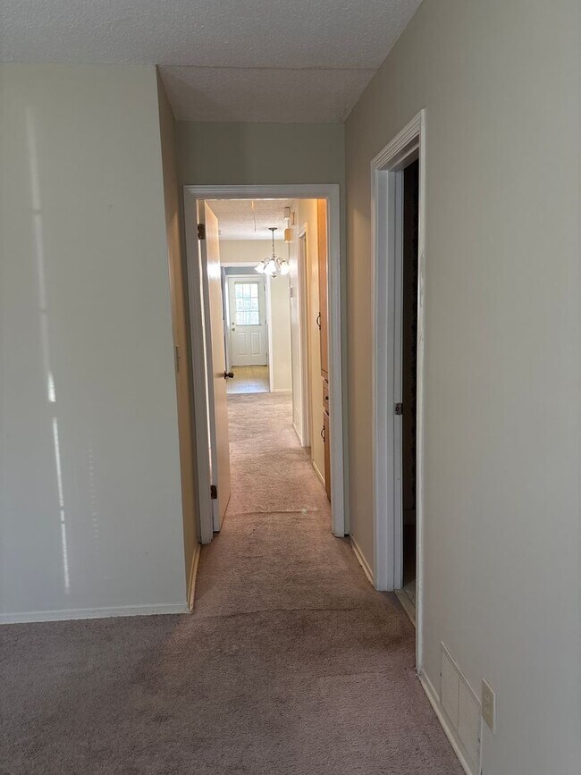 Building Photo - 5768 Worchester Ct