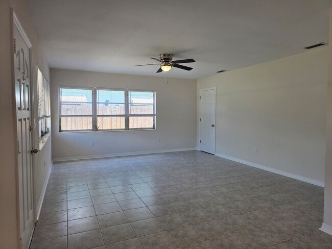 Building Photo - Marina District - 2 Bedroom 1 Bath