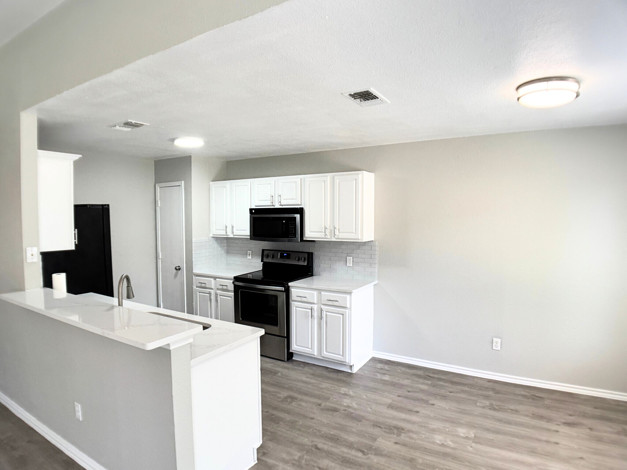 Building Photo - 3913 Periwinkle Dr