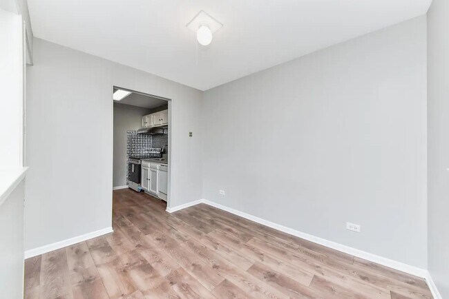 Building Photo - 10308 Circle Dr