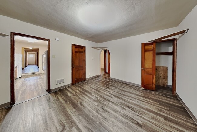 Building Photo - 207 Stanton Ave