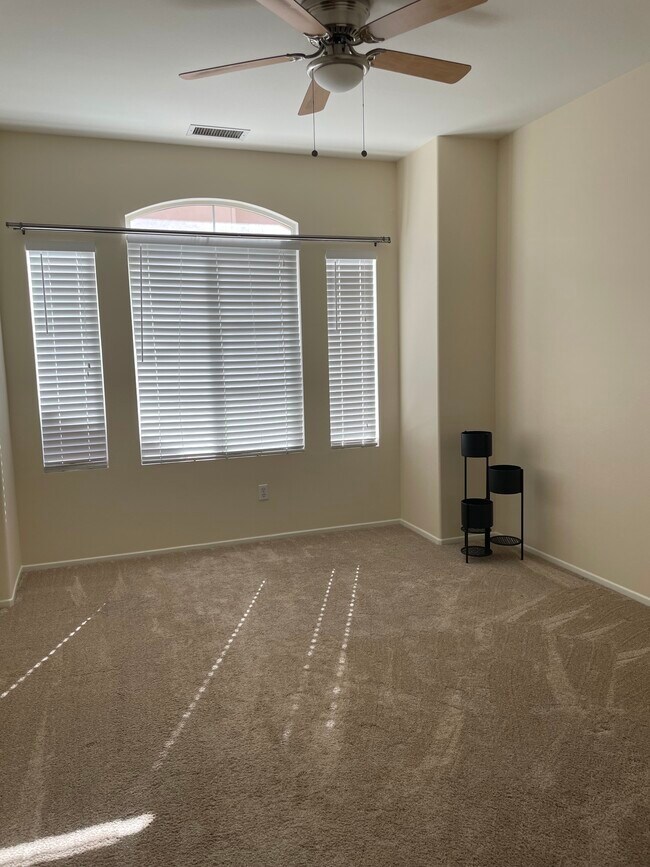 Building Photo - 28064 Dickason Dr