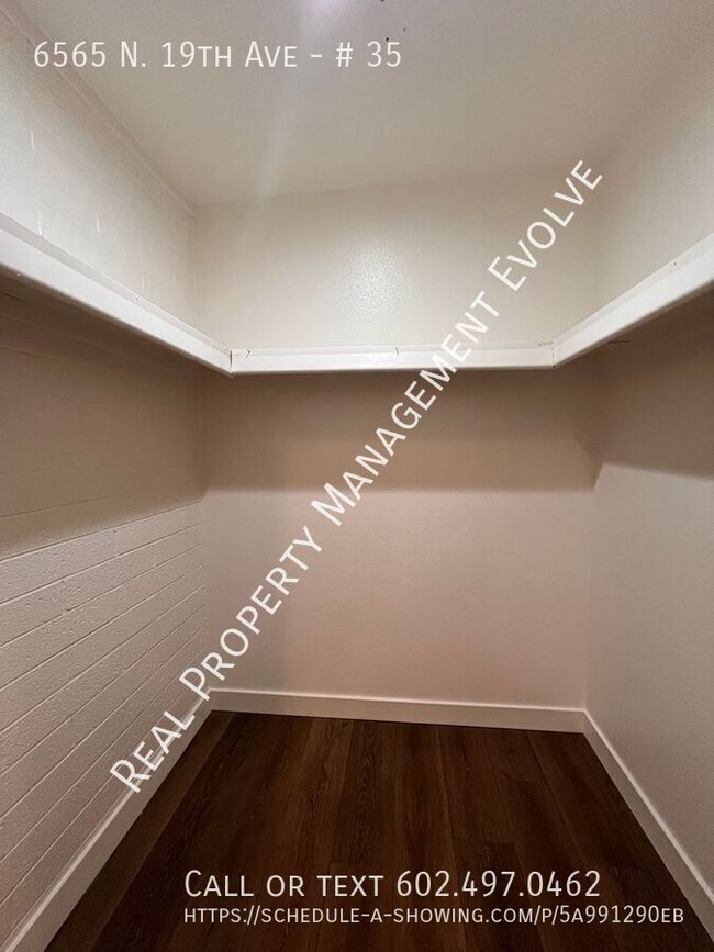 Building Photo - 6565 N 19th Ave