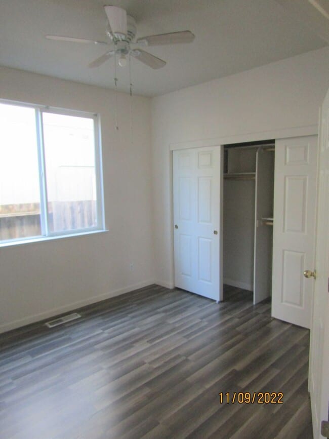 Building Photo - Beautiful Home Near Golf course!! Brand ne...