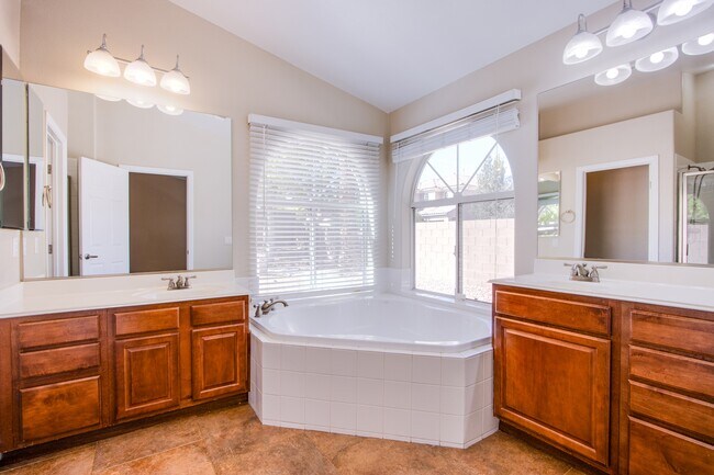 Building Photo - 8161 Walton Mills Ct