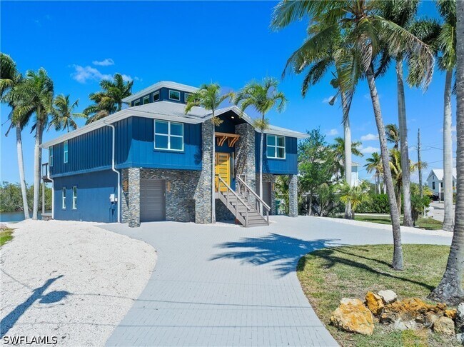 Building Photo - 1836 Harbor Ln