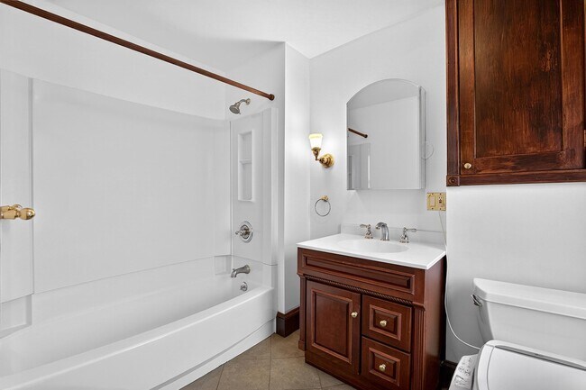 Building Photo - 702 Bloomfield St