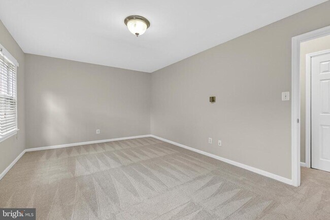 Building Photo - 3334 Spring Ln
