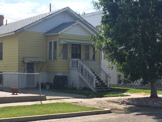 Primary Photo - 335 S Park St