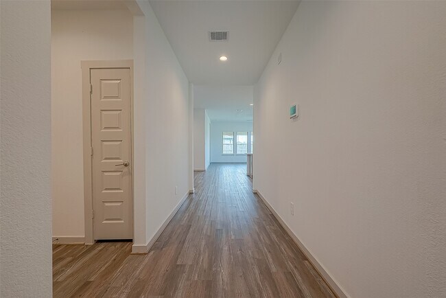 Building Photo - 29326 Red Rocks Pk Dr