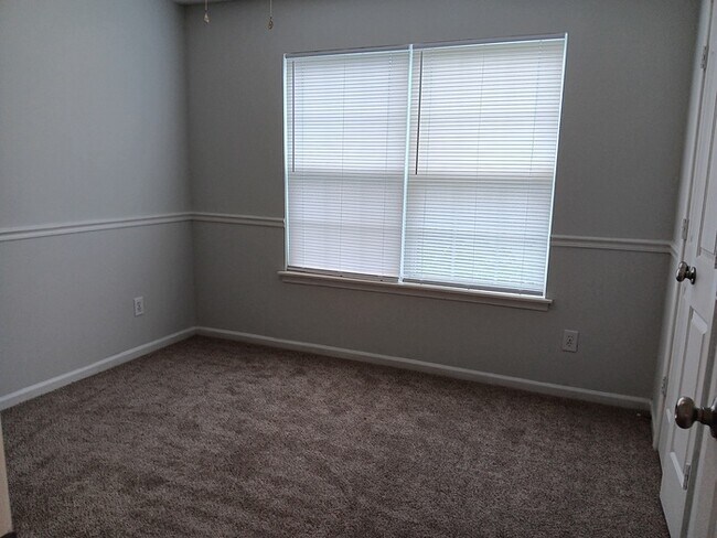 Building Photo - 2540 Governors Pointe Ct NE