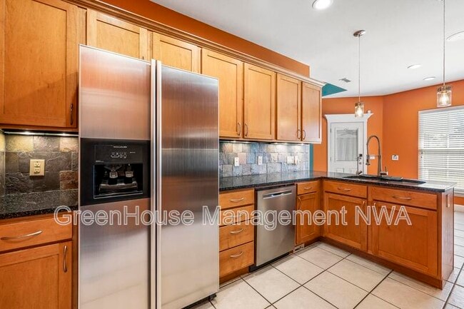 Building Photo - 11758 E Creek Ln