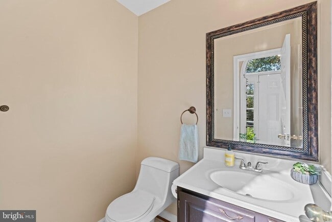 Building Photo - 20324 Cedarhurst Way