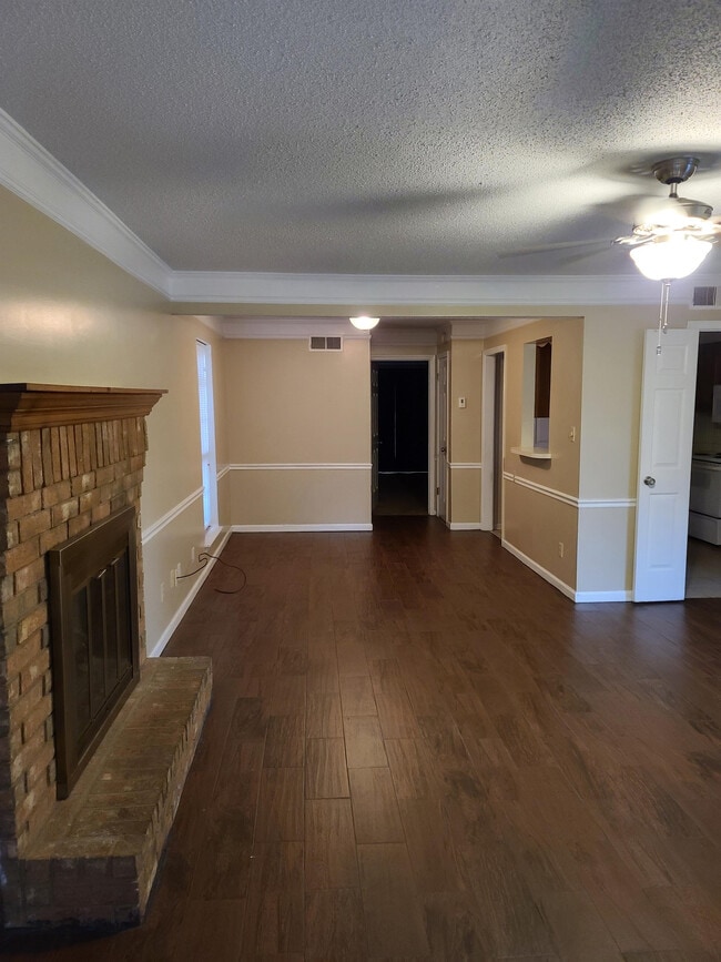 Building Photo - 5856 Jardin Pl