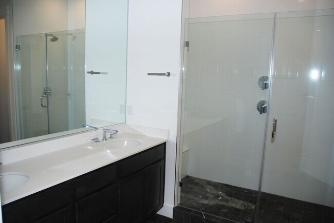 Building Photo - Beautiful Toll Brothers 3BR, 3Bath, 2Car Home in South Reno