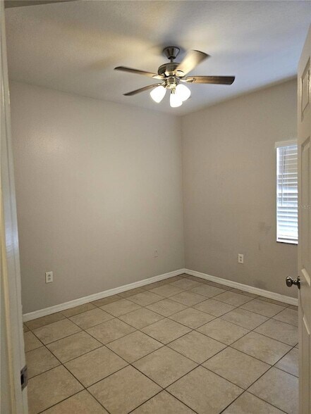 Building Photo - 6019 Portsdale Pl