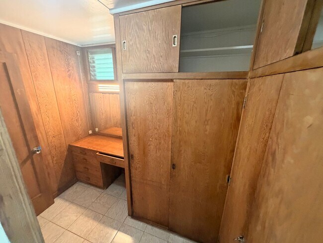 Building Photo - 4257 Sierra Dr